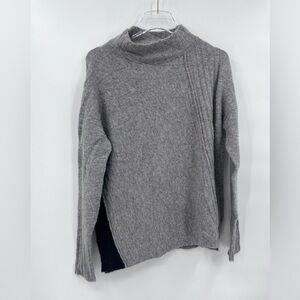 Paychi Guh light gray and black cashmere‎ mock neck sweater size small / medium